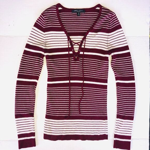𝅺EUC Women’s Medium Romeo + Juliet Couture LS Lace Up Knitted Sweater - Picture 1 of 8